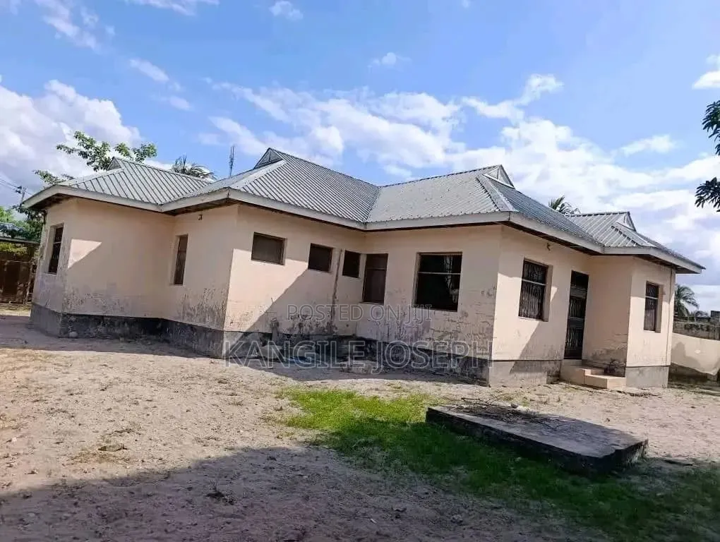 4bdrm House in Ngozoma Street, Pugu for sale
