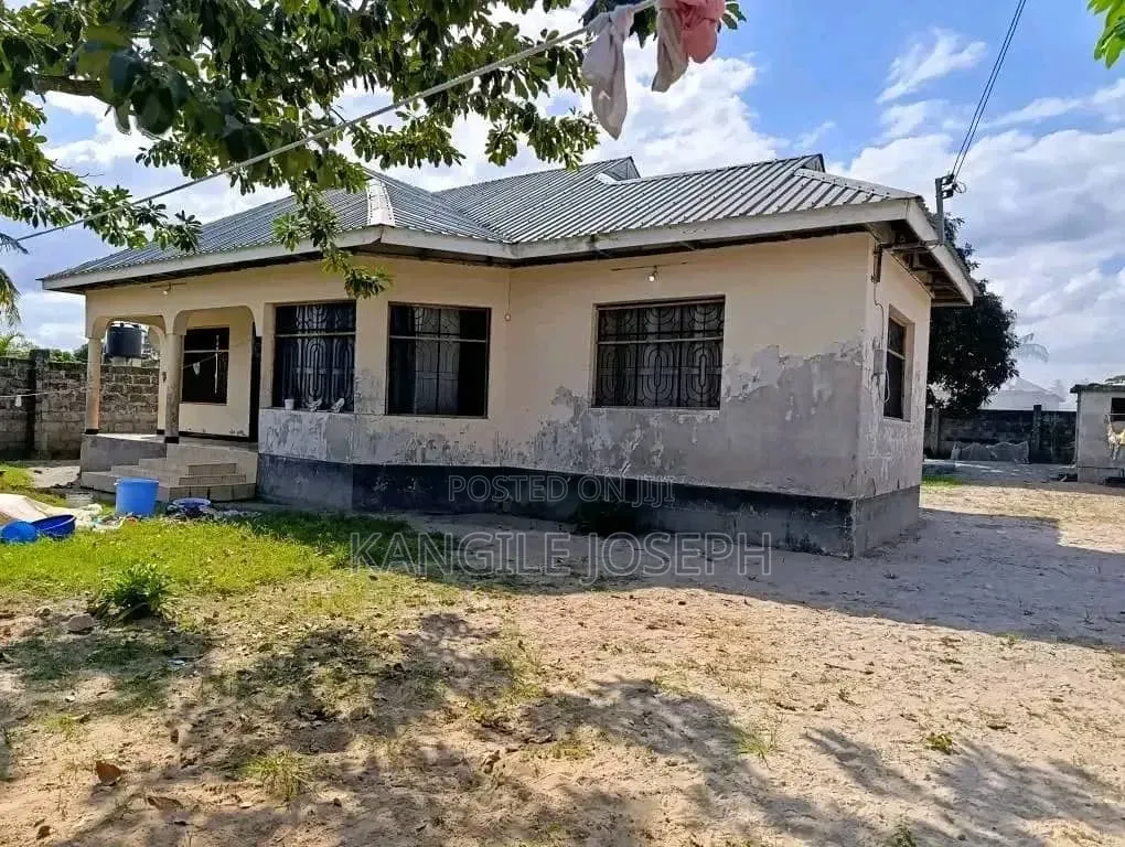 4bdrm House in Ngozoma Street, Pugu for sale