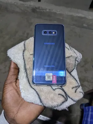 Samsung Galaxy S10e 128 GB Blue