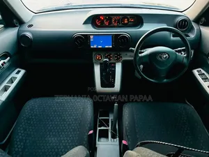 Toyota Corolla Rumion 2008 Black