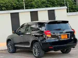 Toyota Vanguard 2013 Black