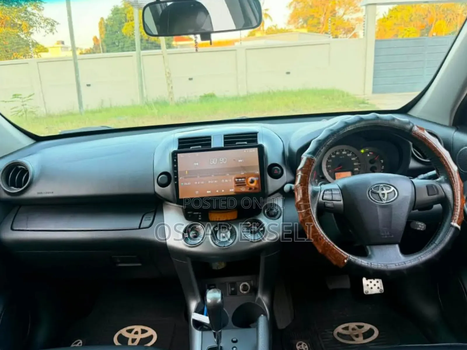 Toyota Vanguard 2013 Black