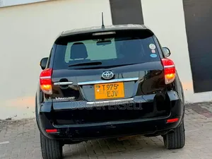 Toyota Vanguard 2013 Black