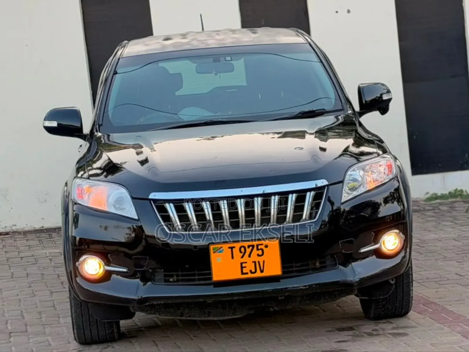 Toyota Vanguard 2013 Black