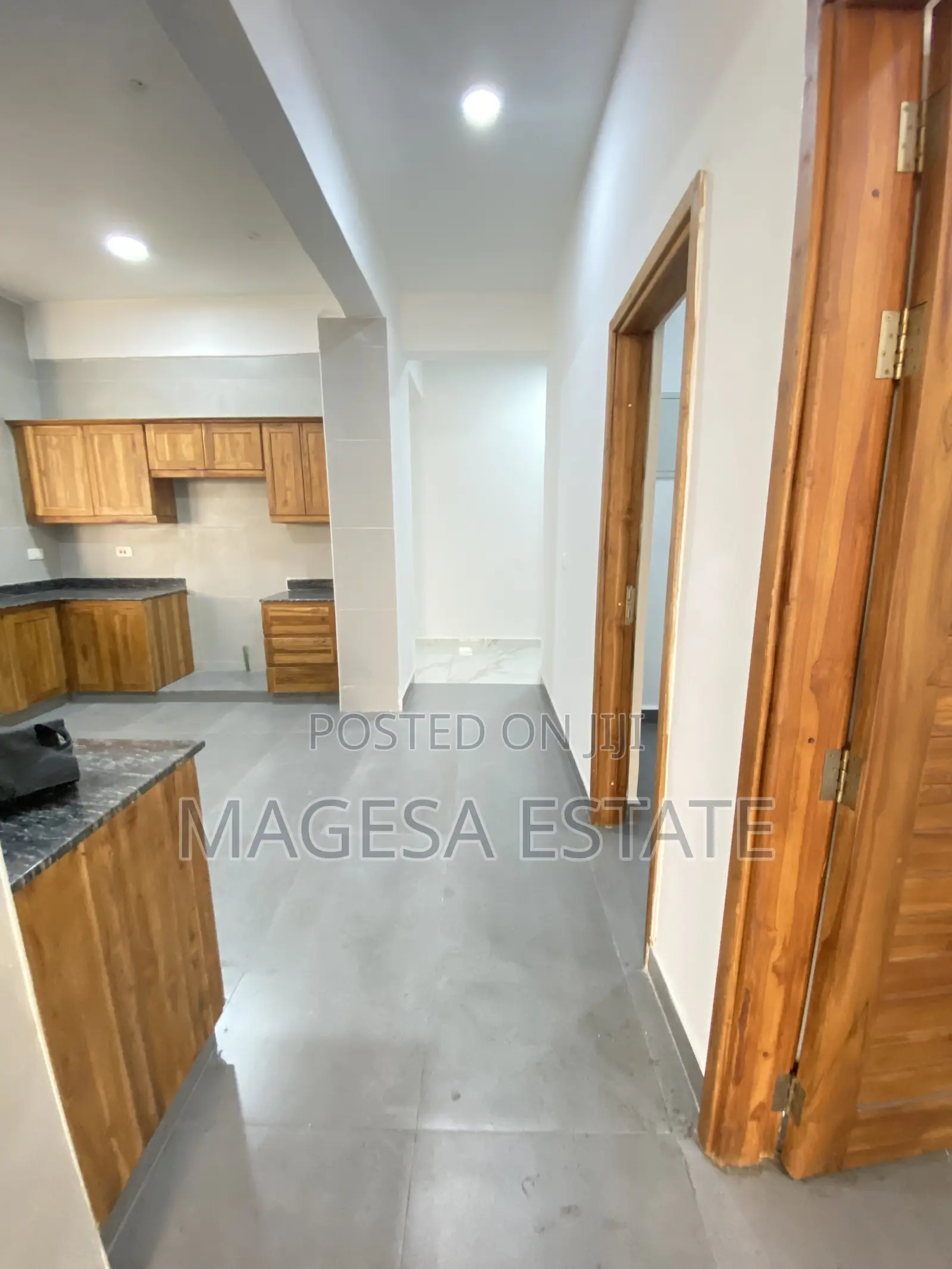 5bdrm Penthouse in Upanga West for rent