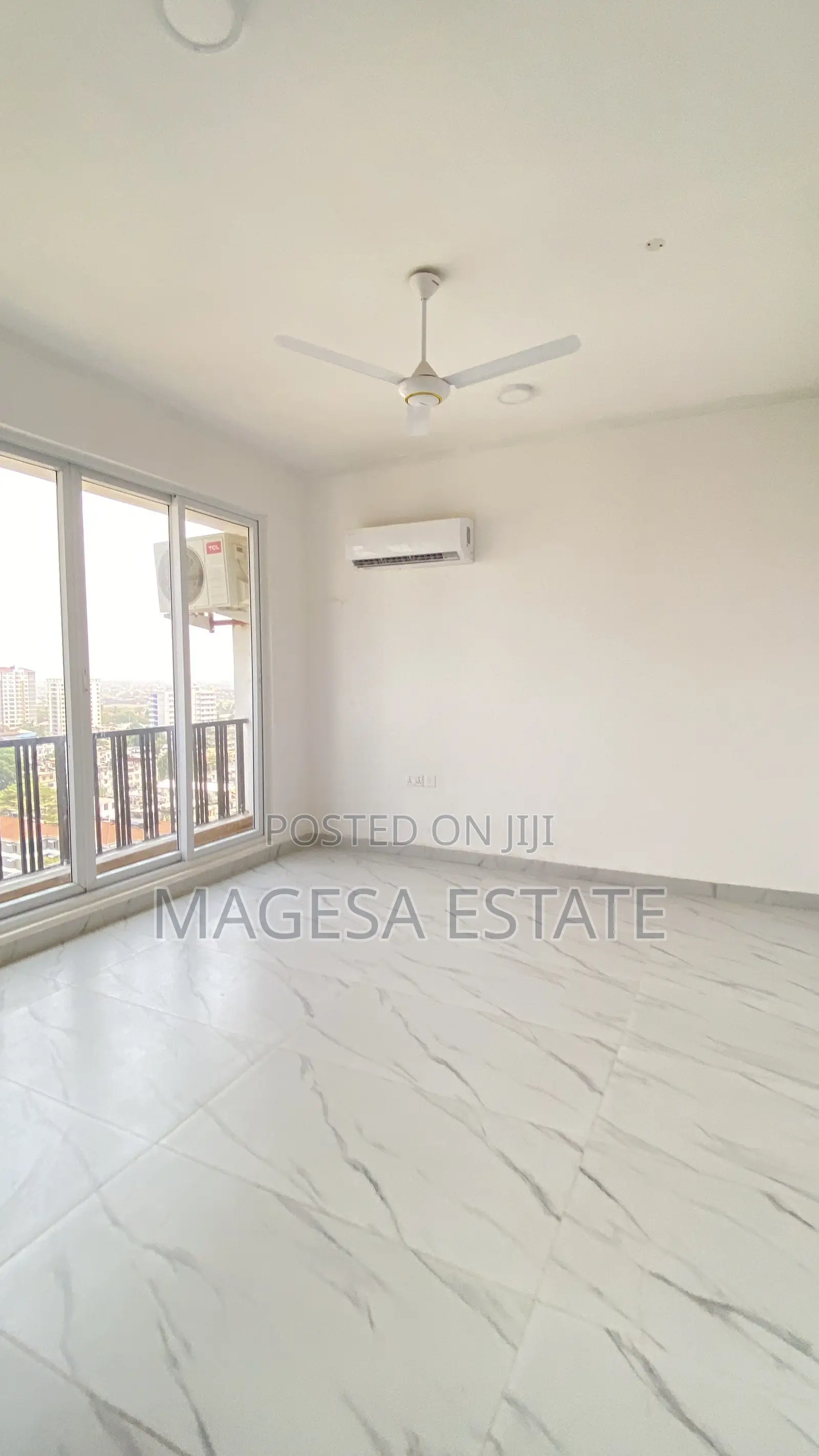 5bdrm Penthouse in Upanga West for rent