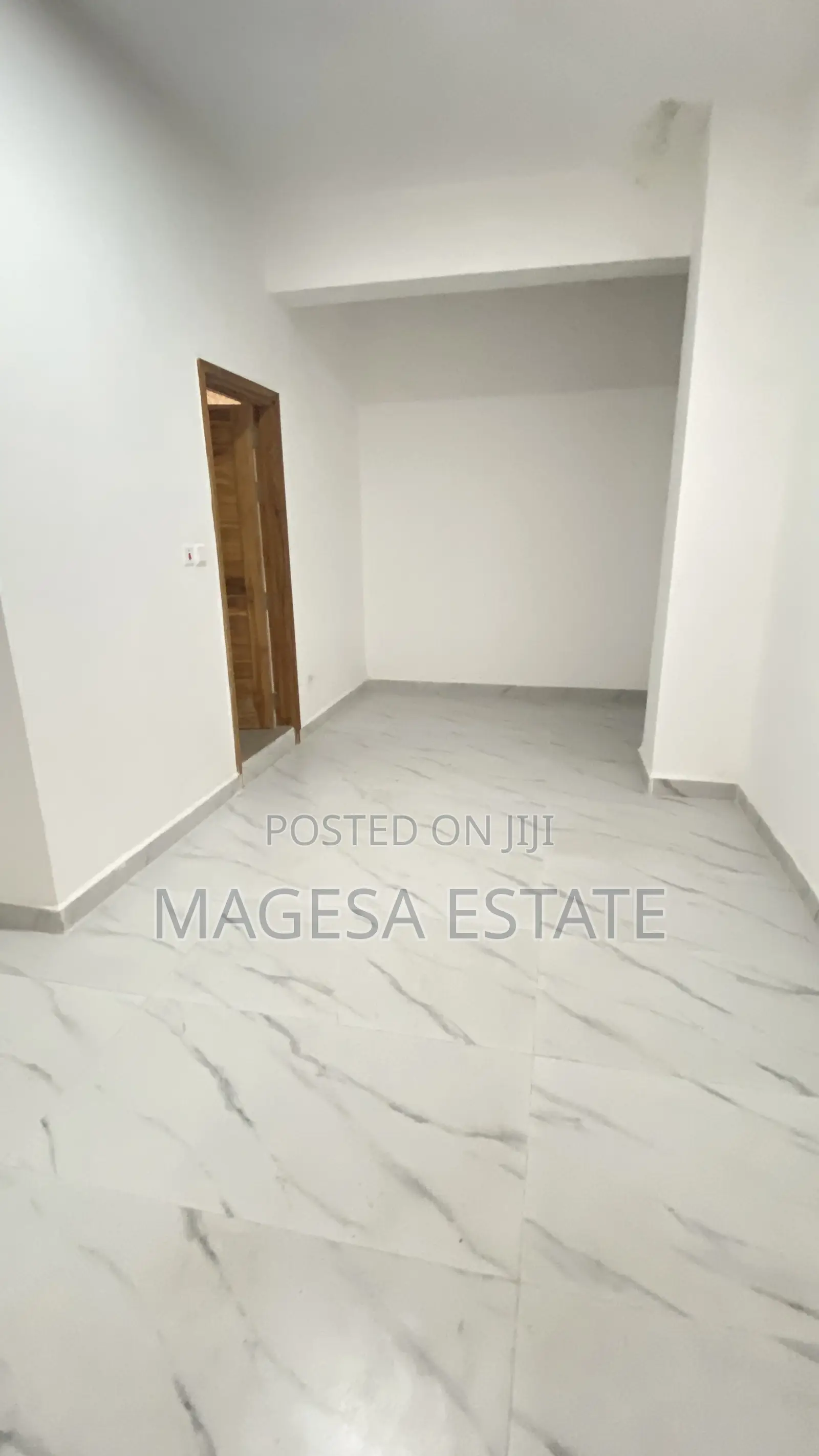 5bdrm Penthouse in Upanga West for rent