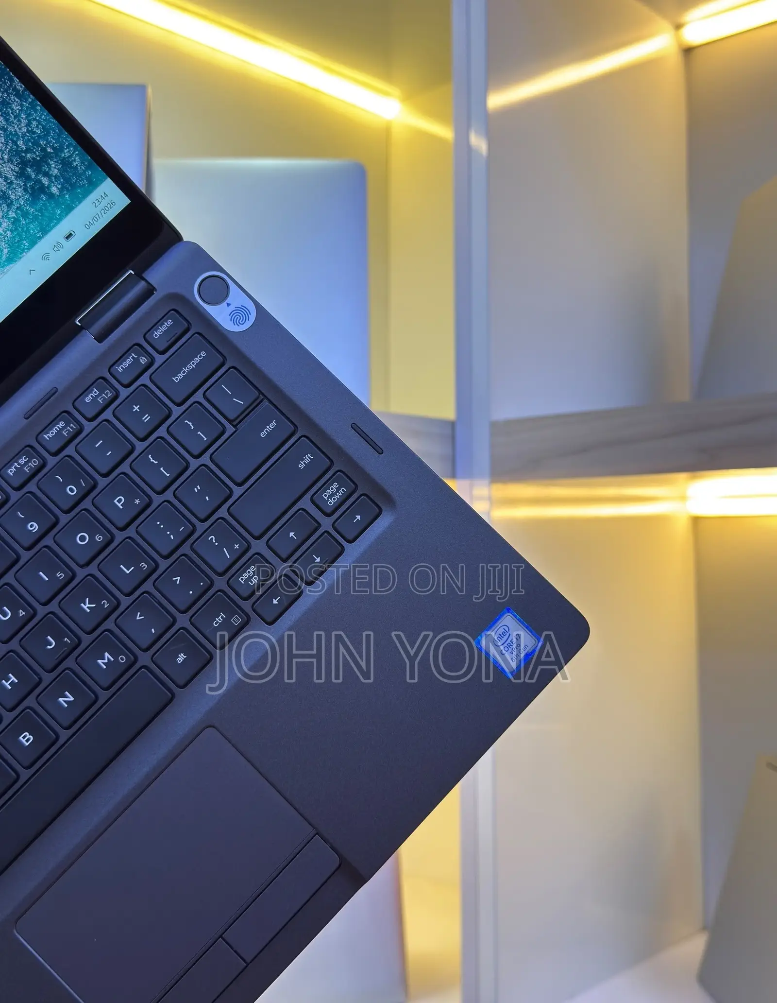 New Laptop Dell Latitude 5300 2-in-1 16GB Intel Core i7 SSD 256GB