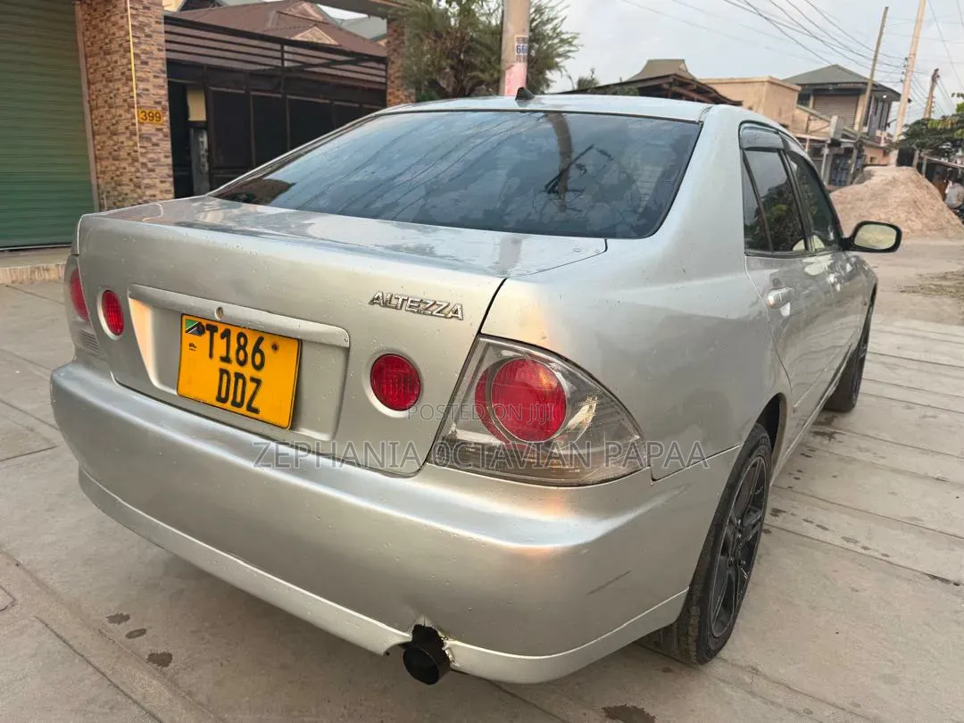 Toyota Altezza 2001 Silver