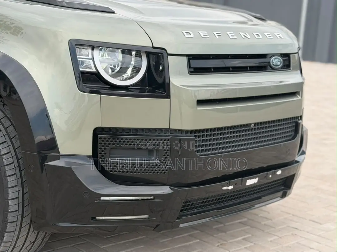 Land Rover Defender 2022 Green