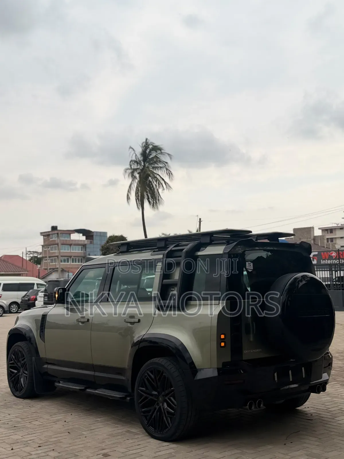 Land Rover Defender 2022 Green