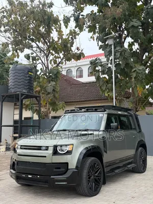 Land Rover Defender 2022 Green