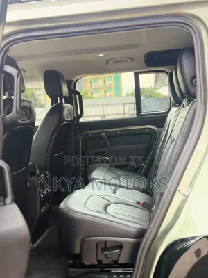 Land Rover Defender 2022 Green