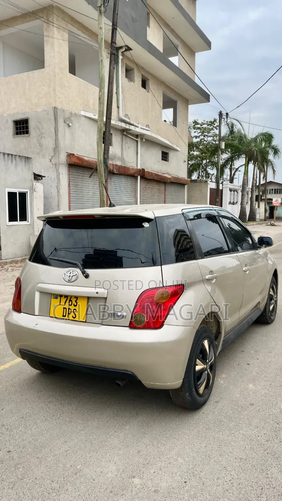 Toyota IST 2003 Gold