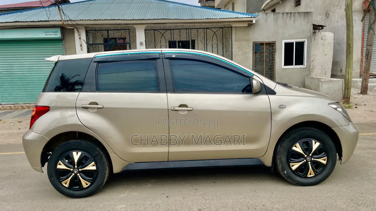 Toyota IST 2003 Gold