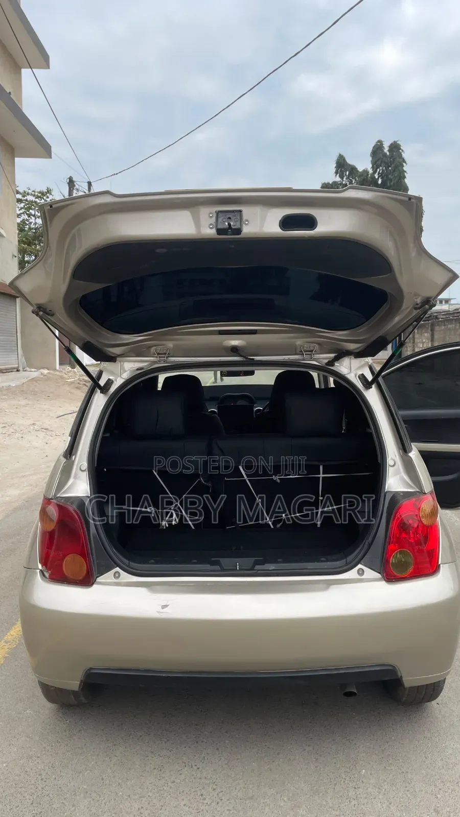 Toyota IST 2003 Gold