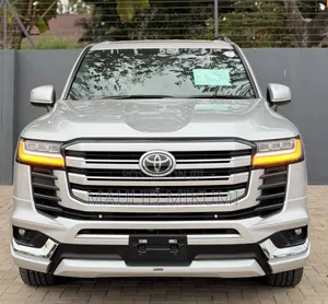 Toyota Land Cruiser 2024 Silver