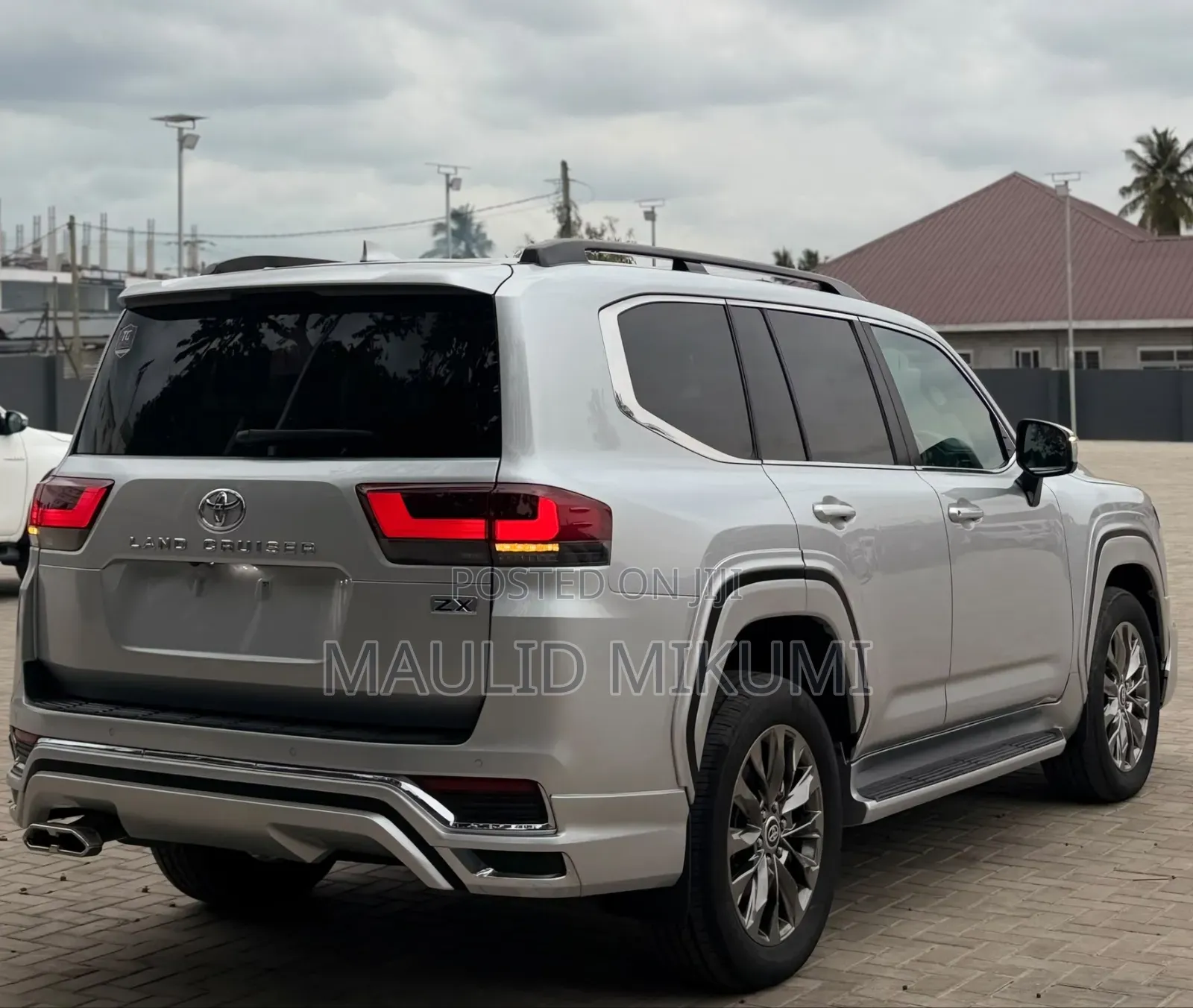 Toyota Land Cruiser 2024 Silver