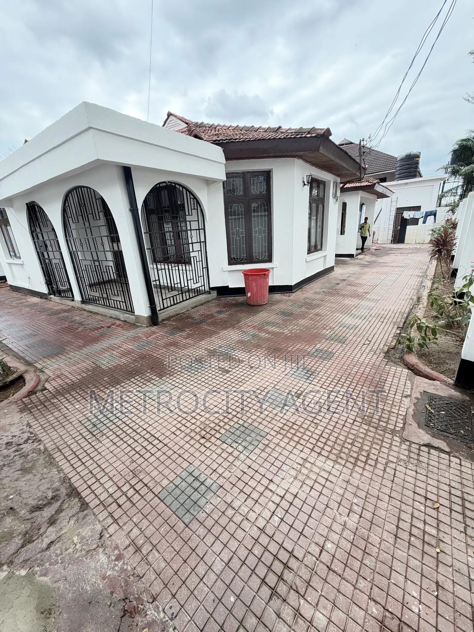 4bdrm House in Metroestate, Kinondoni for rent