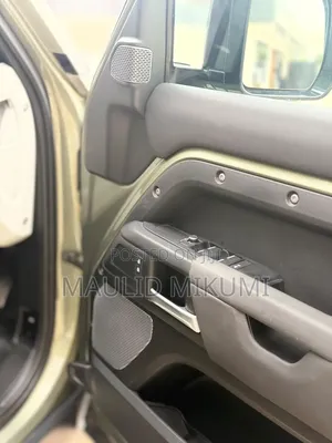 Land Rover Defender 2022 Silver