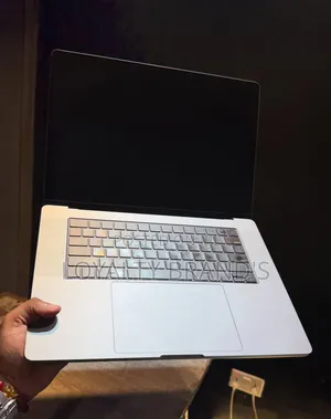 New Laptop Apple MacBook Pro 2025 M5 24GB Apple M5 Pro SSD 1T