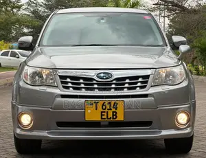 Subaru Forester 2011 Gray