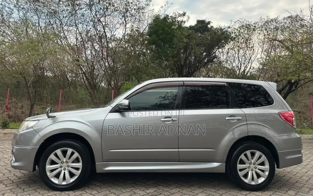 Subaru Forester 2011 Gray