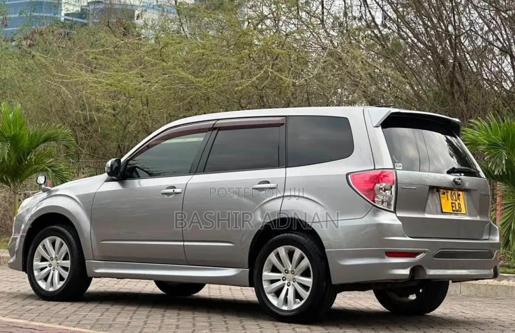 Subaru Forester 2011 Gray