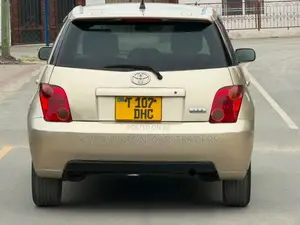 Toyota IST 2006 Gold