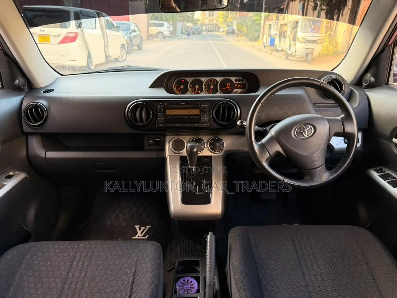 Toyota Corolla Rumion 2012 Maroon