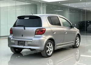 Toyota Vitz 2003 Silver