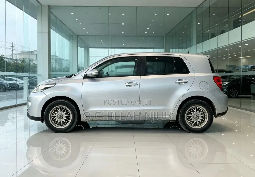 Toyota IST 2009 Silver