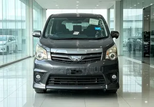 Toyota Noah 2010 Gray