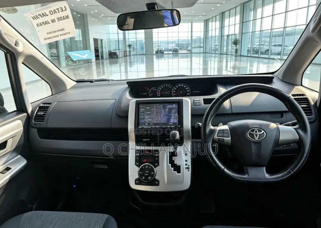 Toyota Noah 2010 Gray