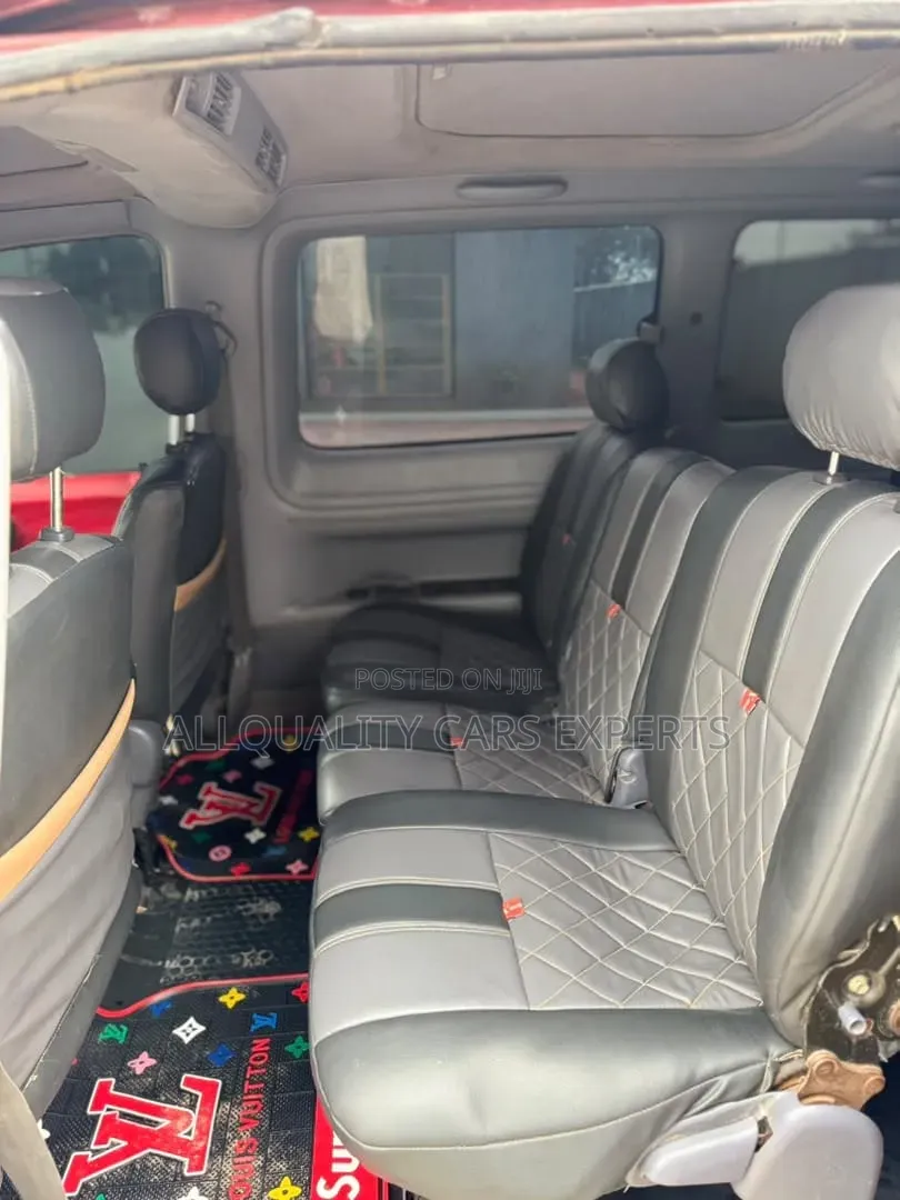 Toyota Noah 2001