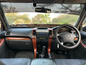 Toyota Land Cruiser Prado 2010