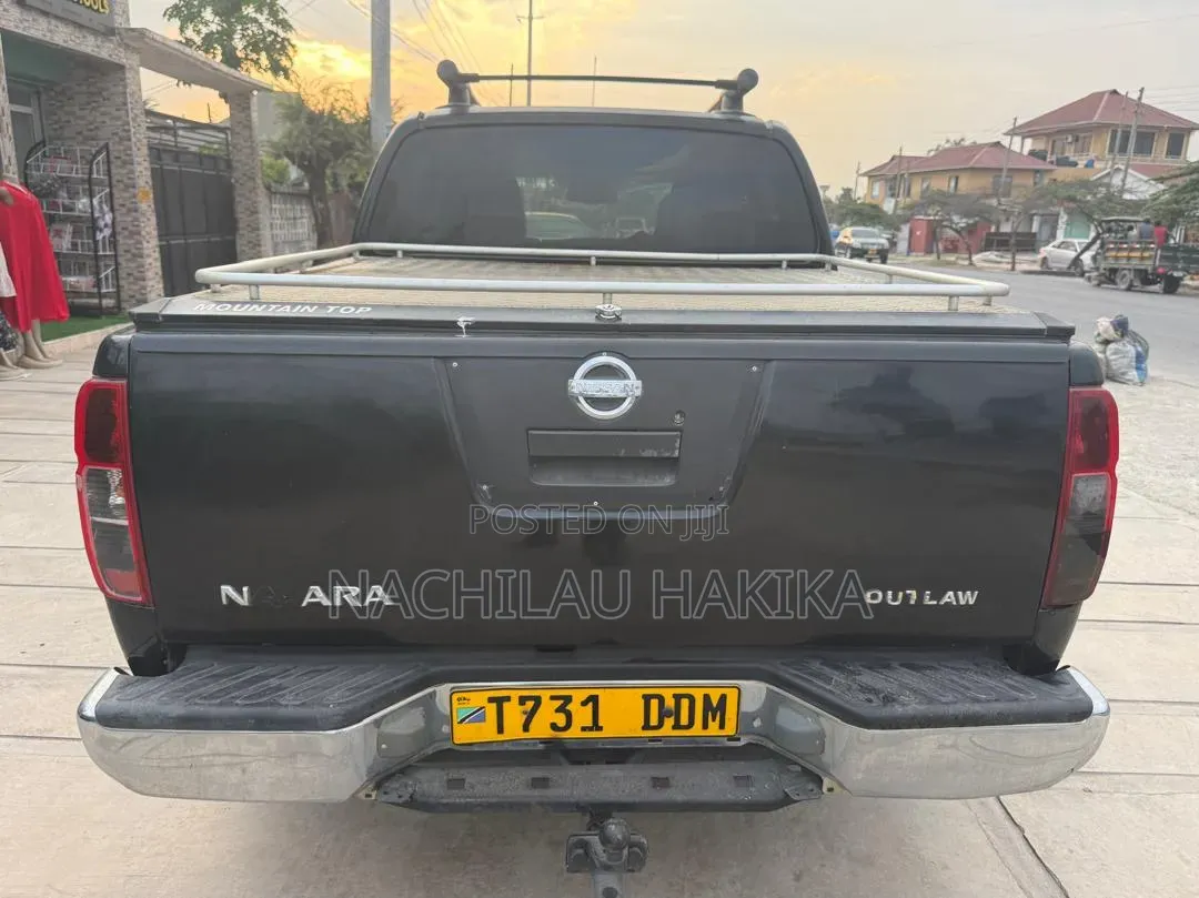 Nissan Navara 2008 Black