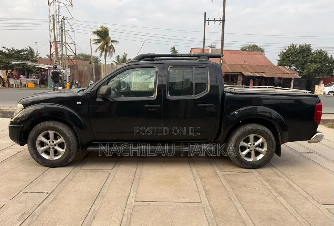 Nissan Navara 2008 Black