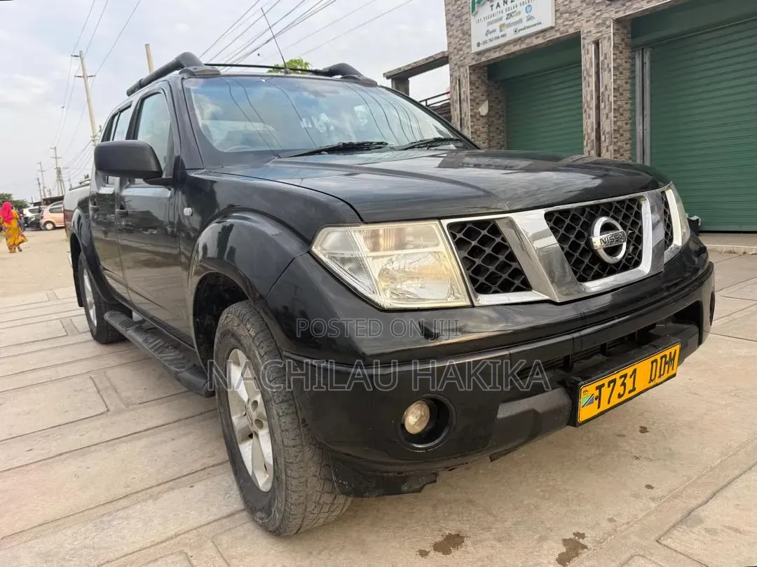 Nissan Navara 2008 Black