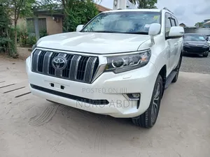 Toyota Land Cruiser Prado 2019 White