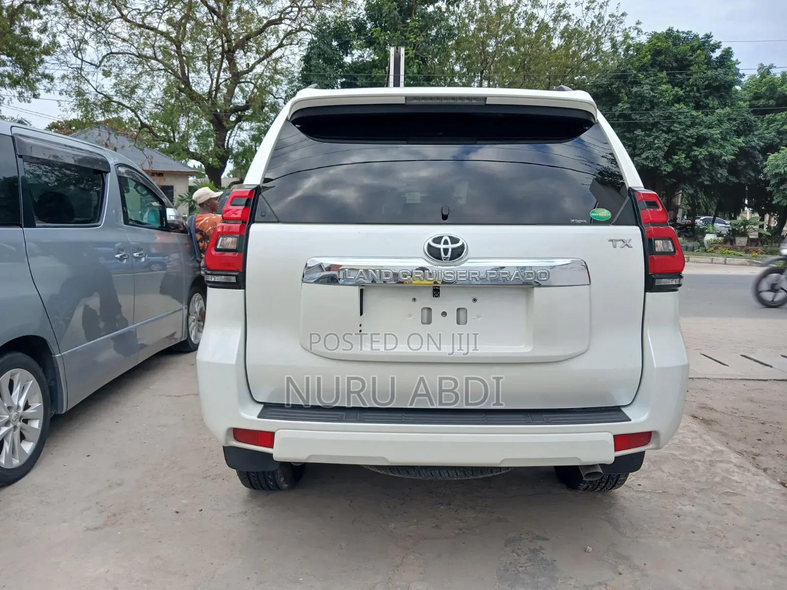 Toyota Land Cruiser Prado 2019 White