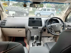 Toyota Land Cruiser Prado 2019 White