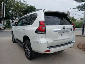 Toyota Land Cruiser Prado 2019 White