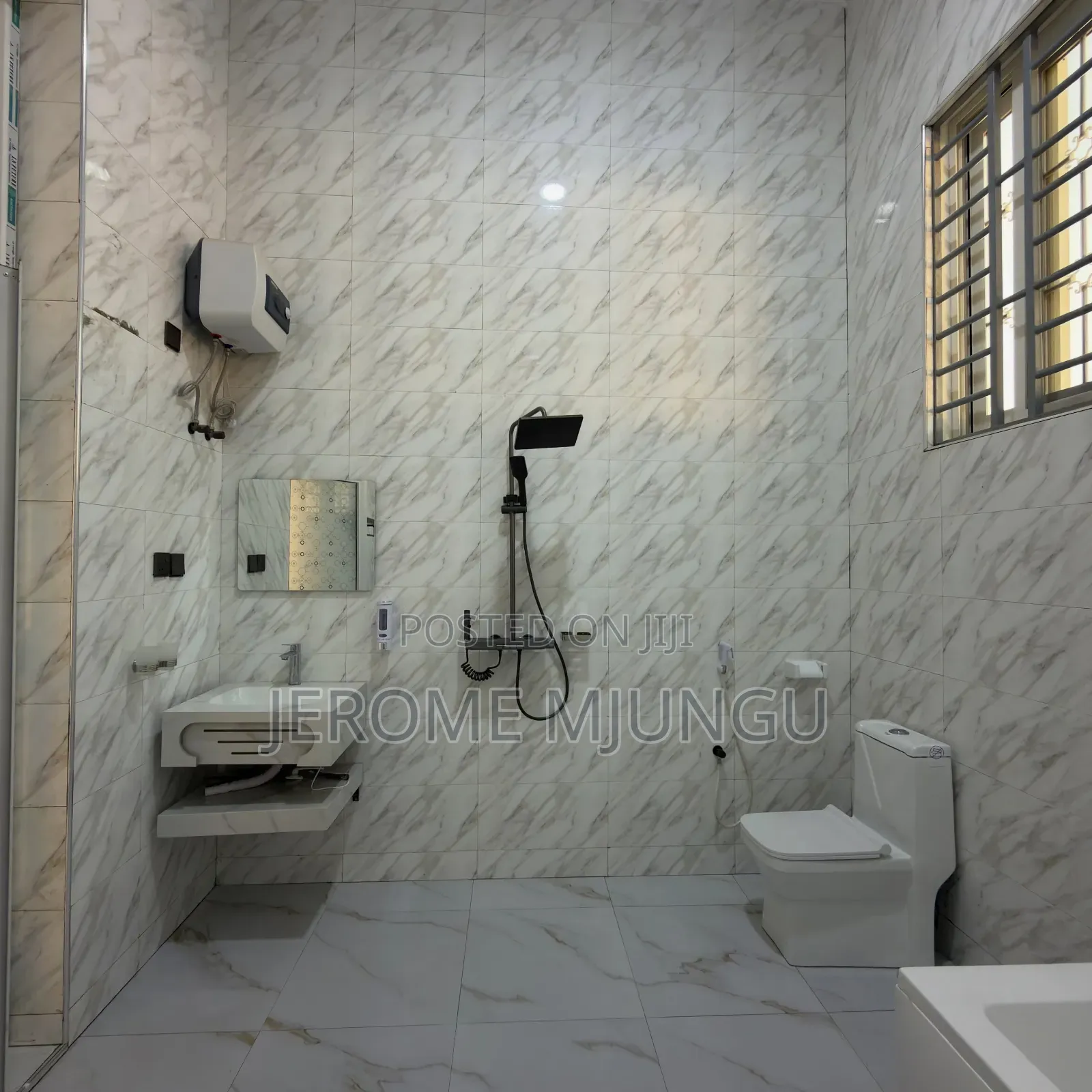 5bdrm House in Goba for sale