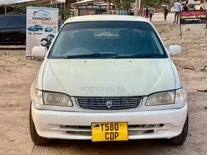 Toyota Corolla 2000 White