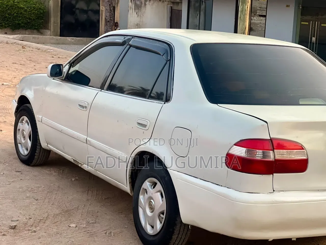 Toyota Corolla 2000 White
