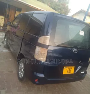 Toyota Noah 2001 Blue