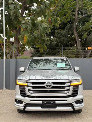 Toyota Land Cruiser 2024 Silver