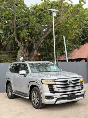 Toyota Land Cruiser 2024 Silver