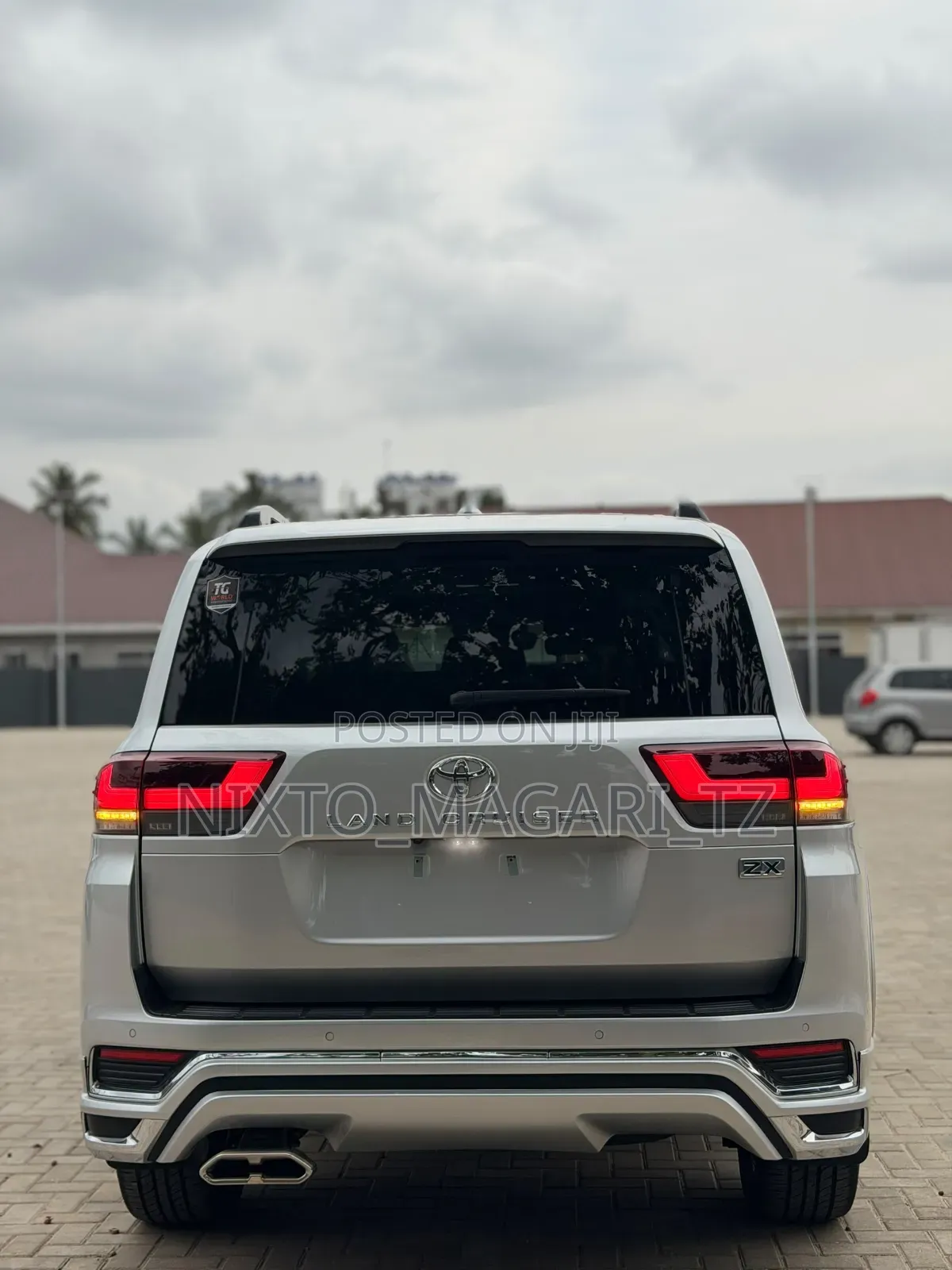 Toyota Land Cruiser 2024 Silver